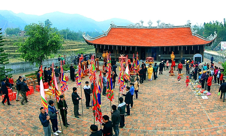 Phát triển du lịch gắn với bảo tồn di sản văn hóa