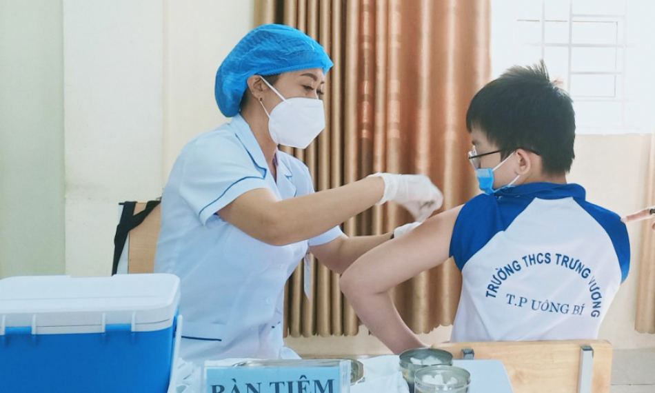  Chuẩn bị điều kiện tốt nhất để tiêm vắc-xin Covid-19 mũi 2 cho trẻ từ 12-17 tuổi 