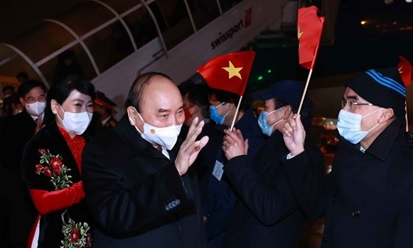 President arrives in Geneva, starting official visit to Switzerland