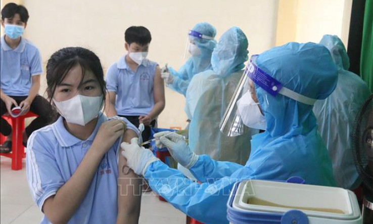 Theo dõi sức khoẻ của trẻ sau tiêm vaccine phòng COVID-19 như thế nào?