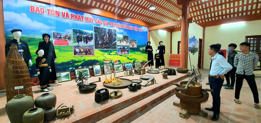 Không gian trưng bày văn hoá của dân tộc Tày tại Làng văn hóa dân tộc Tày thôn Đồng Đình, xã Phong Dụ (Tiên Yên).