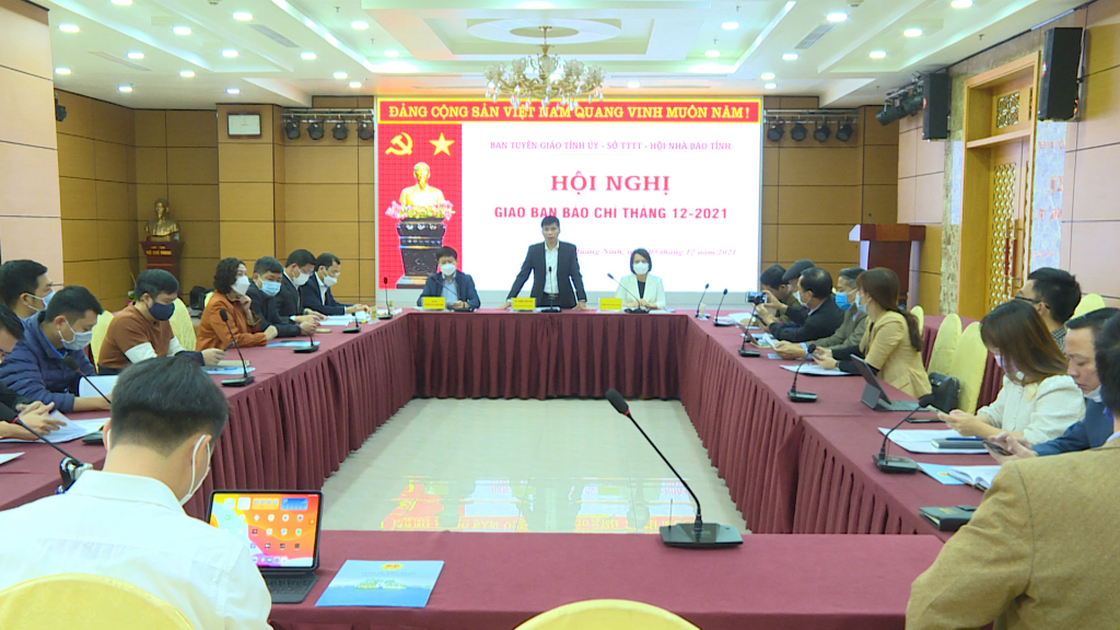 Đồng chí Trương Công Ngàn, Phó trưởng ban Thường trực Ban Tuyên giáo tỉnh ủy định hướng công tác tuyên truyền.