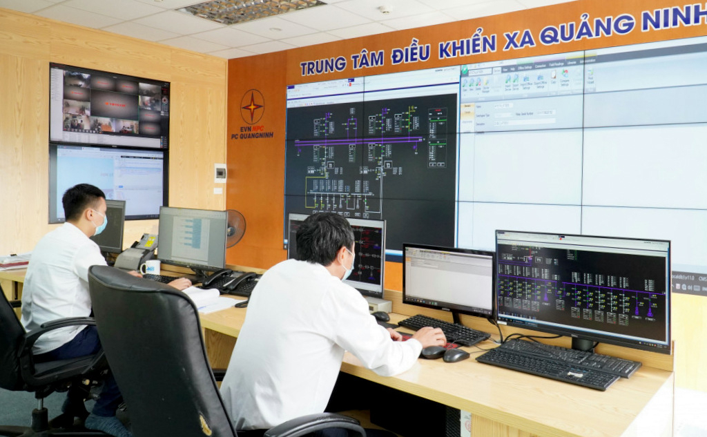 Quang Ninh Electricity Company has made full use of the remote control system.