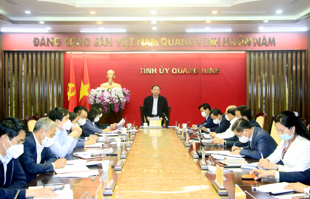 Đồng chí Nguyễn Xuân Ký, Ủy viên Trung ương Đảng, Bí thư Tỉnh ủy, Chủ tịch HĐND tỉnh, phát biểu kết luận.