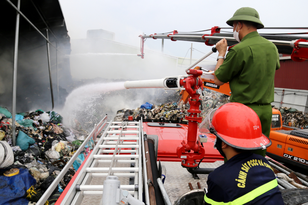 Lực lượng Cảnh sát PCCC&CNCH kịp thời tổ chức cứu chữa thành công nhiều vụ cháy và cứu nạn cứu hộ trên địa bàn.