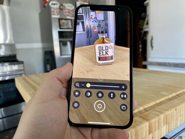 Hướng dẫn kích hoạt tính năng Kính lúp trên iPhone giúp bạn 'soi' vật thể rõ hơn