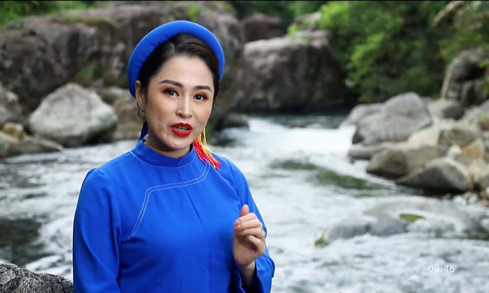 Hình ảnh trong MV của thí sinh Trịnh Thị Kim Oanh, giảng viên Trường Đại học Hạ Long.