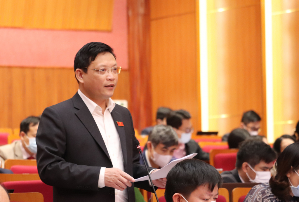 Đại biểu Nghiêm Xuân Cường, Tổ đại biểu HĐND tỉnh tại TP Uông Bí.
