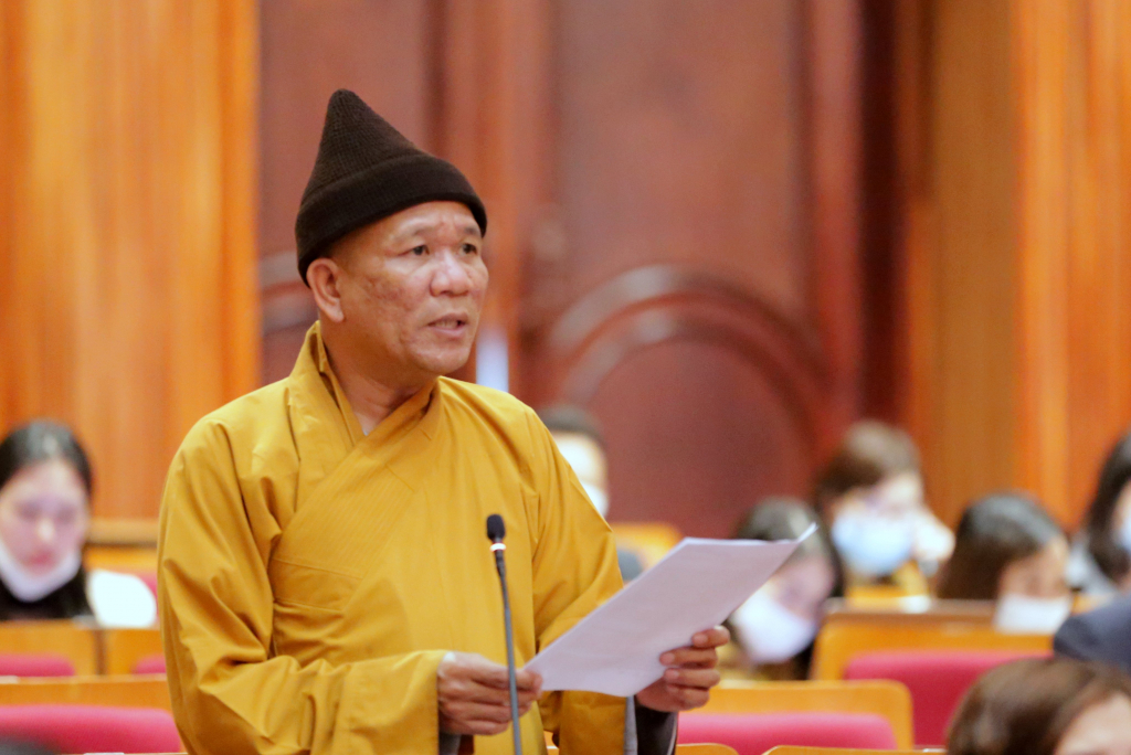 Thượng tọa Thích Đạo Hiển, đại biểu Tổ đại biểu TP Uông Bí.