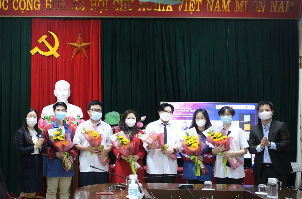 Đội thi của Trường THPT Chuyên Hạ Long đã xuất sắc giành được huy chương đồng tại Kỳ thi Quốc tế về khoa học đời sống - Global Competition for Life Sciences (viết tắt là GLOCOLIS 2021).