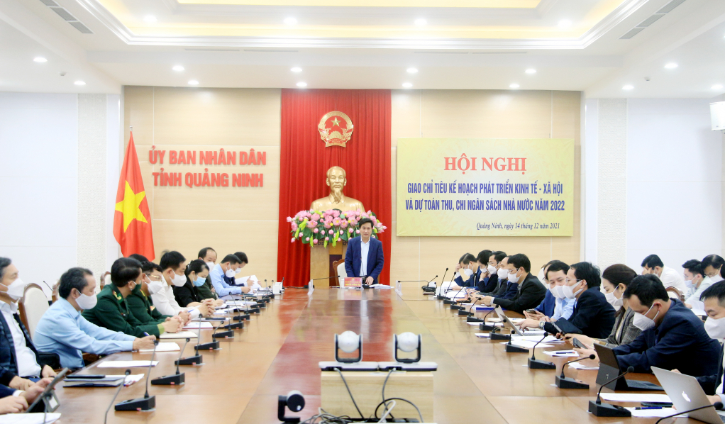 Chairman of the Provincial People's Committee, Nguyen Tuong Van, chaired the meeting.