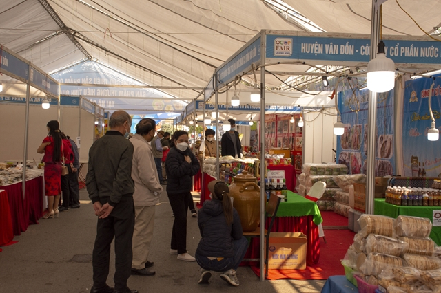 Hà Nội citizens visiting the Quảng Ninh OCOP Fair in Hà Đông District. 