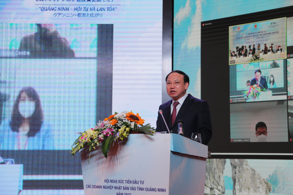 Đồng chí Nguyễn Xuân Ký, Ủy viên Trung ương Đảng, Bí thư Tỉnh ủy, Chủ tịch HĐND tỉnh, phát biểu khai mạc hội nghị.
