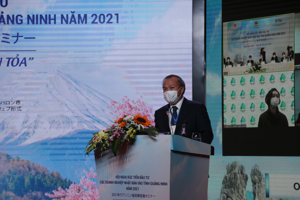 Đồng chí Vũ Hồng Nam, Đại sứ đặc mệnh toàn quyền Việt Nam tại Nhật Bản, phát biểu tại hội nghị.