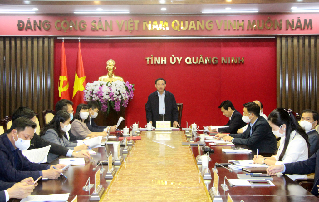 Đồng chí Nguyễn Xuân Ký, Ủy viên Trung ương Đảng, Bí thư Tỉnh ủy, Chủ tịch HĐND tỉnh, Trưởng Ban Chỉ đạo phòng, chống dịch Covid-19 cấp tỉnh, kết luận cuộc họp. 