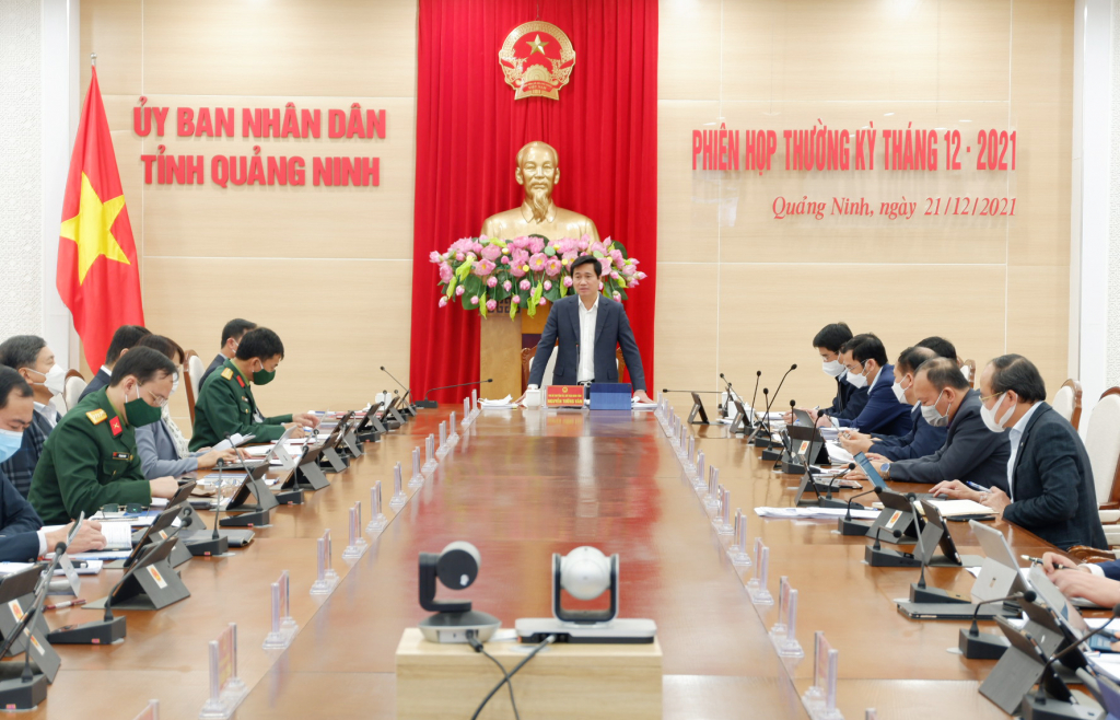 Chủ tịch UBND tỉnh Nguyễn Tường Văn chủ trì phiên họp thường kỳ UBND tỉnh tháng 12/2021.