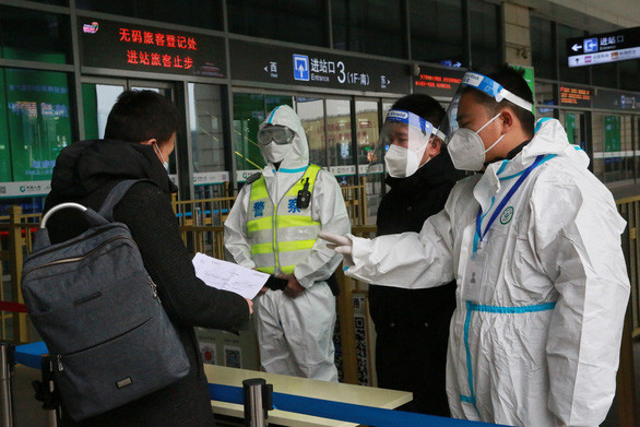26 quan chức Trung Quốc bị kỷ luật tức thời vì xử lý dịch kém - Ảnh 1.