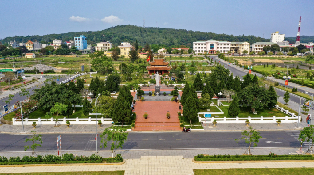 Khu di tích lưu niệm Chủ tịch Hồ Chí Minh trên đảo Cô Tô.