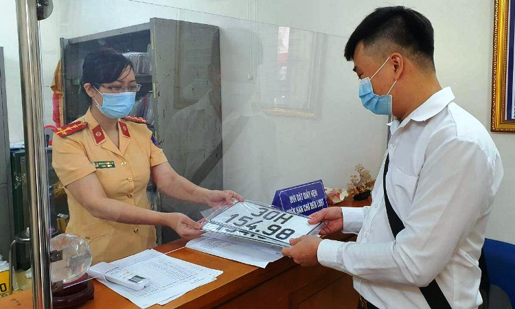 Khuyến cáo người dân đăng ký xe trực tuyến để tránh quá tải