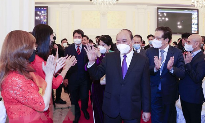 Chủ tịch nước Nguyễn Xuân Phúc gặp mặt đại diện kiều bào VN tại Nga