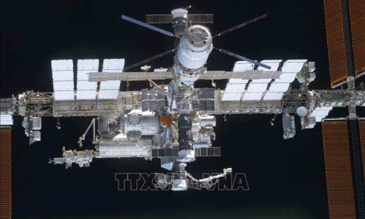 Trạm vũ trụ quốc tế ISS hạ thấp quĩ đạo để tránh rác vũ trụ