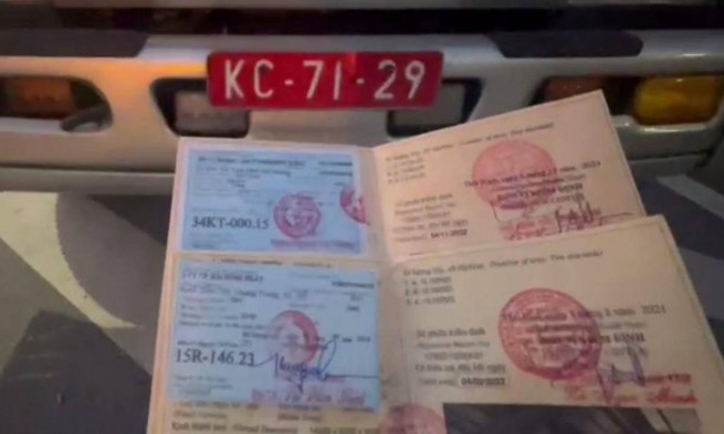 Tài xế dùng biển giả xe quân đội để trốn mua vé đi cao tốc