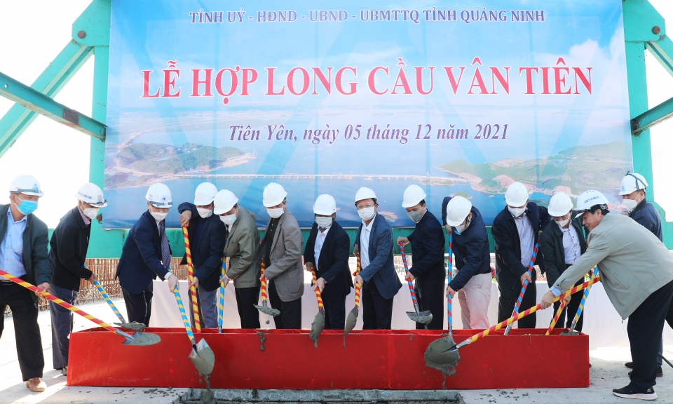 Hợp long cầu Vân Tiên - cầu dài nhất tỉnh Quảng Ninh