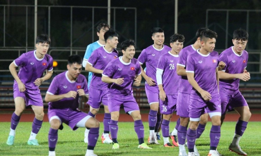 Tuyển Việt Nam: Quang Hải đau nhẹ trước trận gặp Lào