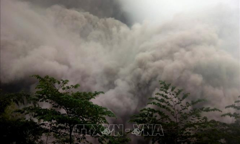 Ít nhất 13 người thiệt mạng do núi lửa phun trào tại Indonesia
