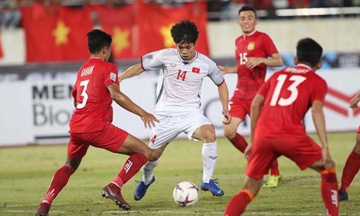 Việt Nam vs Lào: Đầu xuôi, đuôi lọt