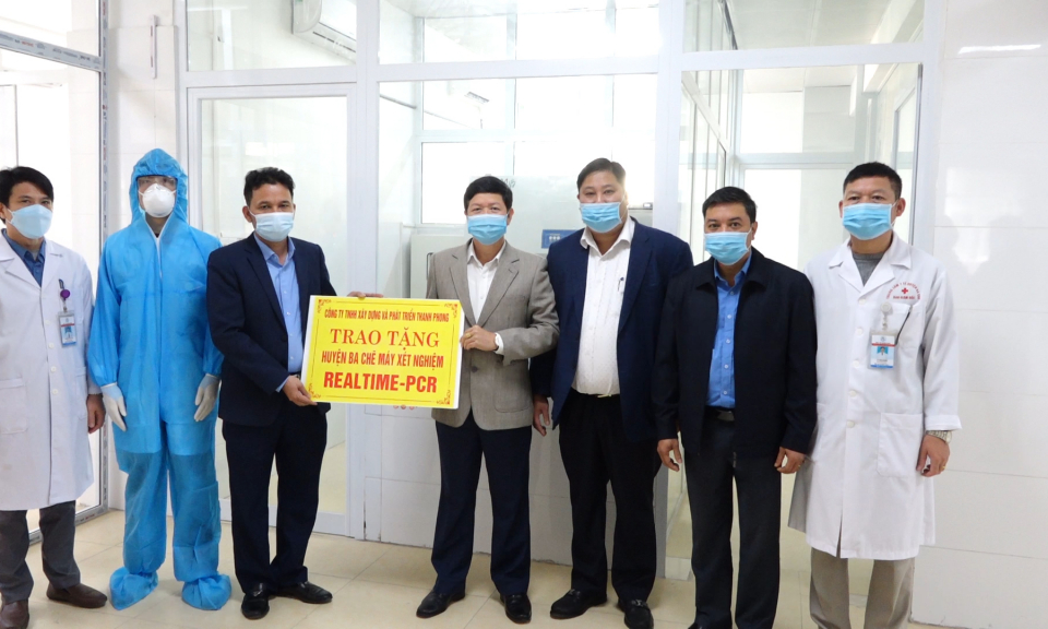 Trao tặng hệ thống máy xét nghiệm Realtime - PCR cho huyện Ba Chẽ