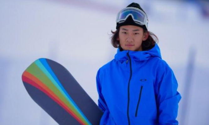中国17岁单板滑雪小将创造历史