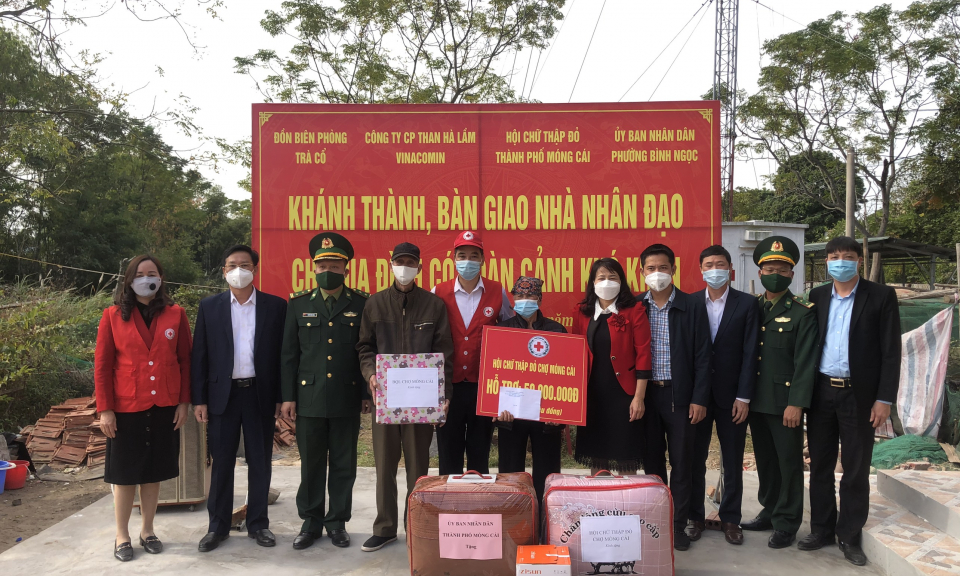 Khánh thành, bàn giao nhà nhân đạo cho gia đình có hoàn cảnh khó khăn