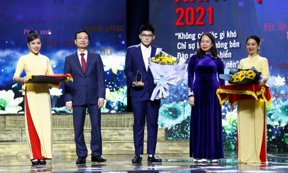 通往奥林匹亚之路冠军参加学习和践行胡志明思想、道德、作风运动先进典型全国交流活动
