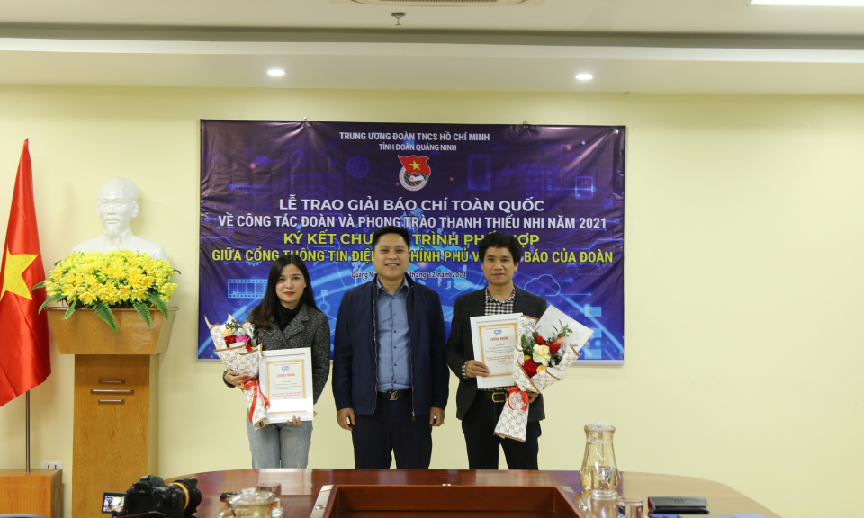 Nhóm tác giả Trung tâm Truyền thông tỉnh đạt giải nhì giải báo chí toàn quốc về công tác Đoàn và phong trào thanh thiếu nhi 2021