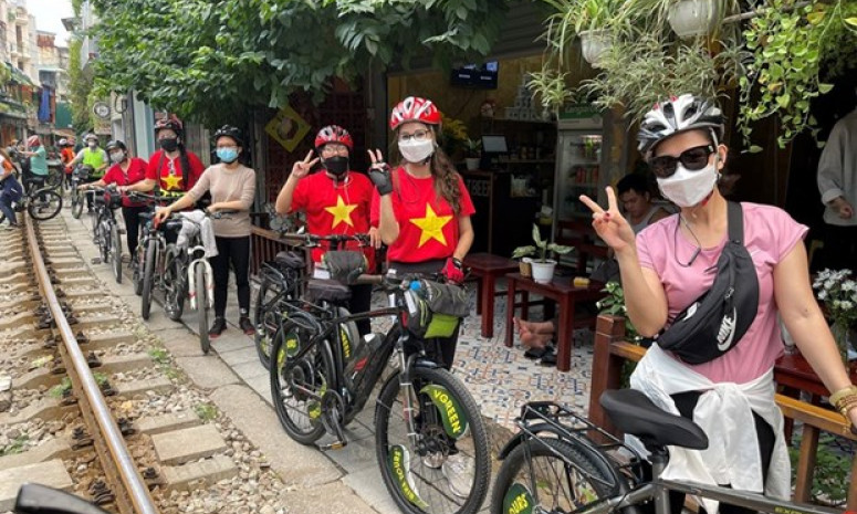 Du lịch cuối năm: Săn nghỉ dưỡng ‘giờ vàng giá sốc’ và tour độc