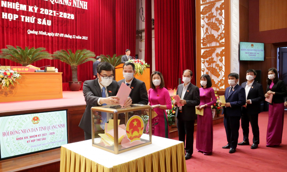 Đồng chí Vi Ngọc Bích được bầu giữ chức Phó Chủ tịch HĐND tỉnh