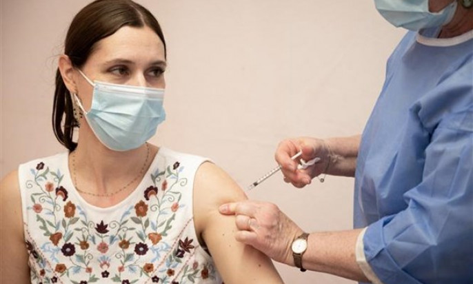 EMA khuyến nghị tiêm vaccine bổ sung sau 3 tháng