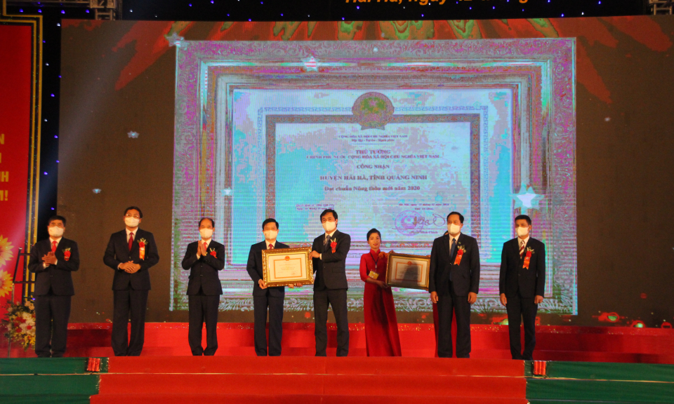 Kỷ niệm 20 năm thành lập huyện Hải Hà