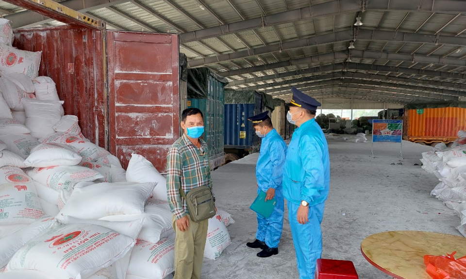 Móng Cái: Nhiều giải pháp quyết liệt giải quyết ùn tắc xe hàng tại cửa khẩu