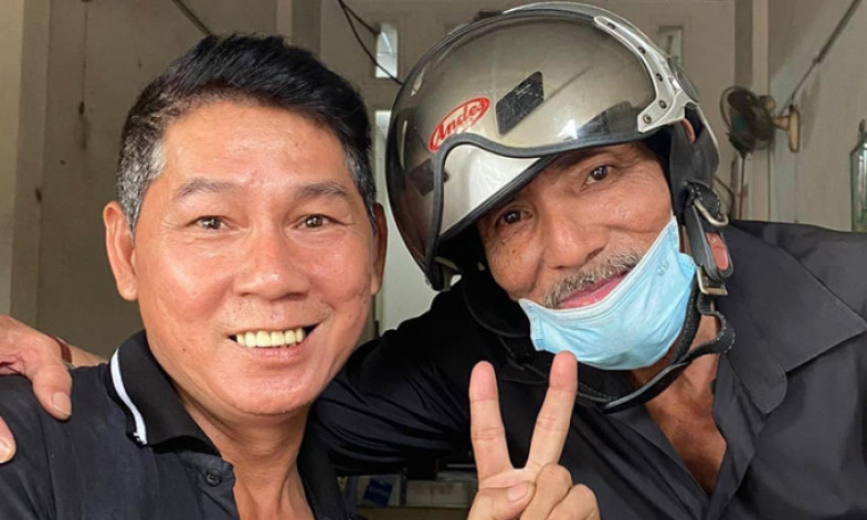 Thương Tín làm shipper