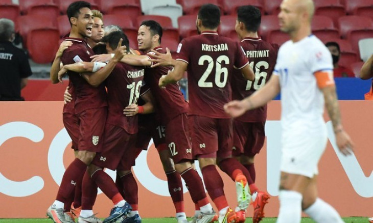Thái Lan vào bán kết AFF Cup