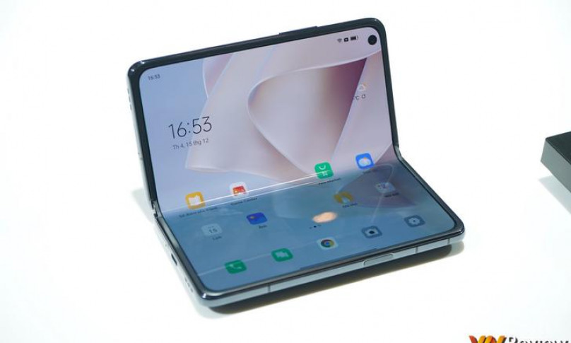 Trên tay Oppo Find N: điện thoại gập đầu tiên của Oppo, gần như không có nếp nhăn