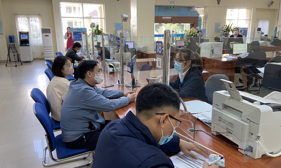 Ngành Ngân hàng: Đồng hành cùng khách hàng vượt khó 