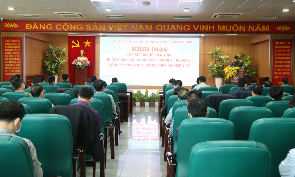 Khai mạc lớp Bồi dưỡng kiến thức quốc phòng - an ninh đối tượng 3 tại TP Cẩm Phả
