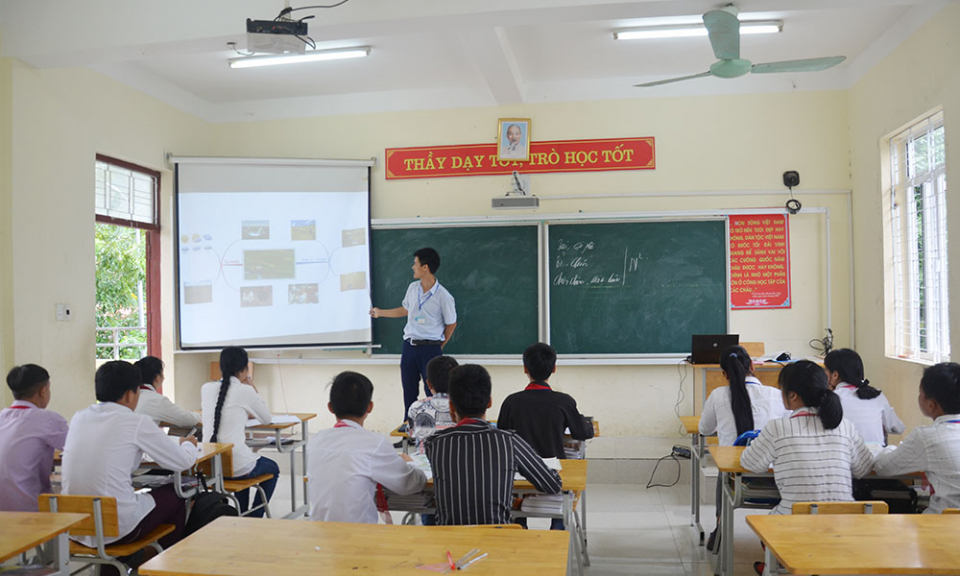 Chứng chỉ nghiệp vụ bậc 2 có dùng xét thăng hạng giáo viên THPT?