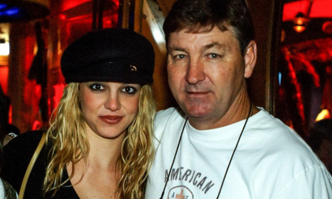 Thoát khỏi quyền giám hộ, Britney Spears vẫn bị bố ruột đòi tiền