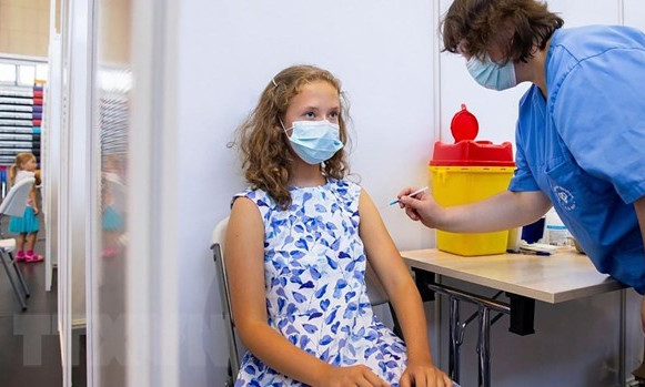 Thụy Điển ra khuyến nghị mới về tiêm vaccine cho trẻ từ 5-11 tuổi