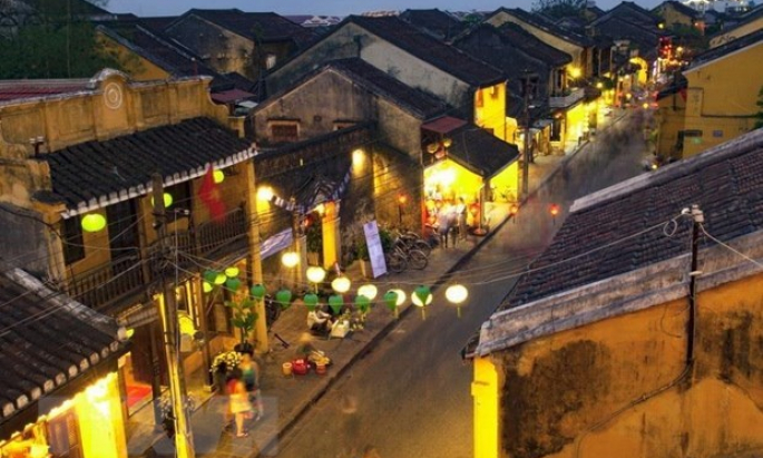 Numerous tourism activities welcome New Year 2022 in Hoi an Ancient Town