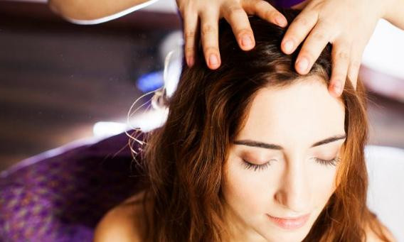  5 cách đối phó với chứng rụng tóc sau sinh